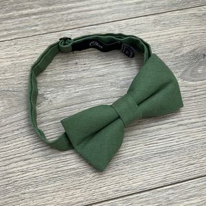 NWOT Men’s Handmade Linen Bow Tie in Hunter Green